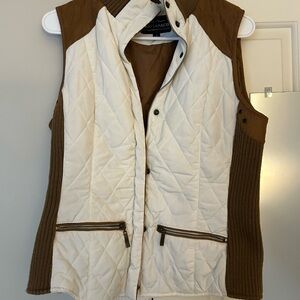 MontanaCo Women's White and Brown Quilted Vest